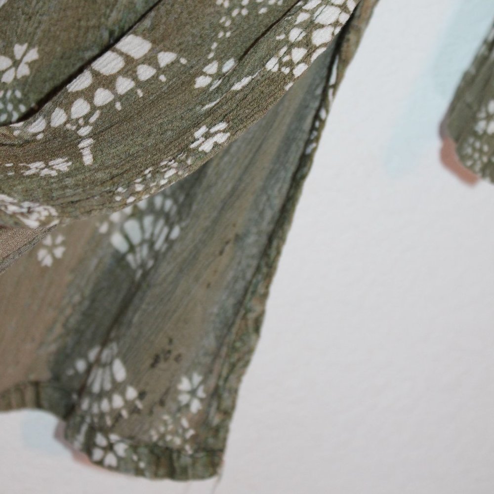 Red's Threads Green Tunic with side split - Picture 6 of 6